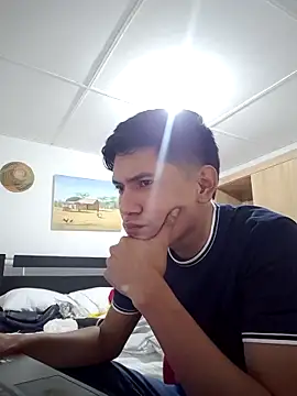 Snapshot of Ajhg98 chatting on February 9, 8:46 pm Ajhg98 online show from February 9, 8:46 pm