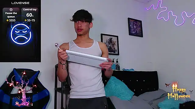 Gael Jones online show from October 27, 5:44 am