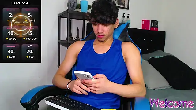 Gael Jones online show from November 21, 11:25 pm