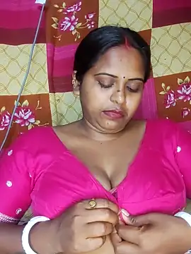 Hot-Show2 online show from April 2, 7:44 pm