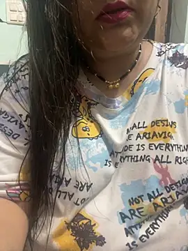 Snapshot of indian-hotmilfs chatting on September 28, 12:32 pm indian-hotmilfs online show from September 28, 12:32 pm