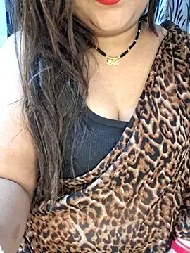 Snapshot of indian-hotmilfs chatting on October 4, 10:30 pm indian-hotmilfs online show from October 4, 10:30 pm