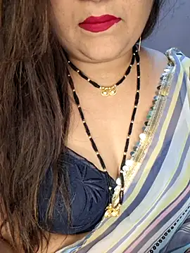 Snapshot of indian-hotmilfs chatting on October 11, 6:06 pm indian-hotmilfs online show from October 11, 6:06 pm