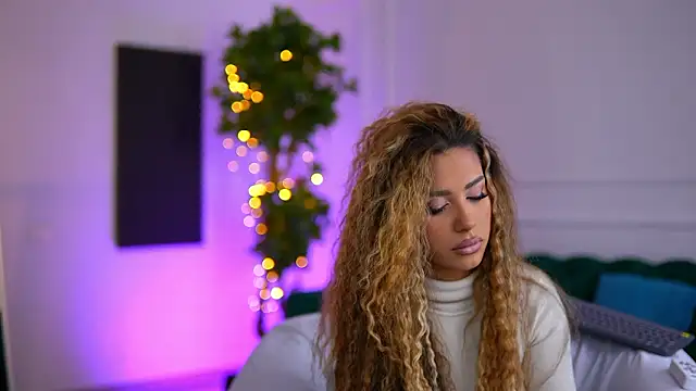 SiennaRuh online show from March 5, 10:11 am