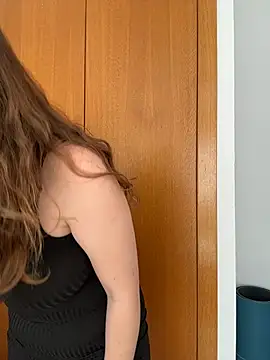 TenderLaGlamor online show from February 25, 11:53 am