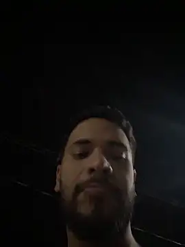 Snapshot of spiderfindom chatting on May 21, 10:39 pm spiderfindom online show from May 21, 10:39 pm