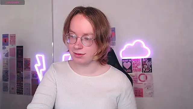 Amanda Butlerr online show from April 6, 10:38 am