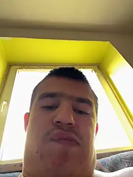 Snapshot of pussyhunter323557 chatting on November 1, 12:40 pm pussyhunter323557 online show from November 1, 12:40 pm