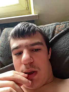 Snapshot of pussyhunter323557 chatting on December 15, 10:41 am pussyhunter323557 online show from December 15, 10:41 am