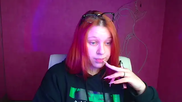 ScarletVixen  online show from October 2, 6:04 pm