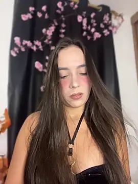 Snapshot of Scarlett05 chatting on May 13, 2:09 am Scarlett05 online show from May 13, 2:09 am