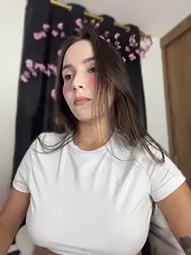 Snapshot of Scarlett05 chatting on May 26, 2:07 am Scarlett05 online show from May 26, 2:07 am