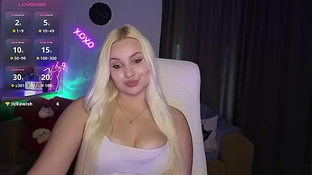 Snapshot of adrelaxina chatting on June 17, 8:50 am adrelaxina online show from June 17, 8:50 am