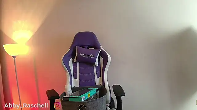 Abby Raschell online show from February 4, 3:45 am