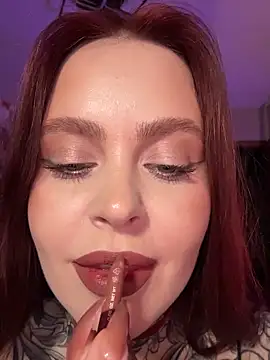 Snapshot of Mariiiiiway chatting on February 9, 9:08 pm Mariiiiiway online show from February 9, 9:08 pm