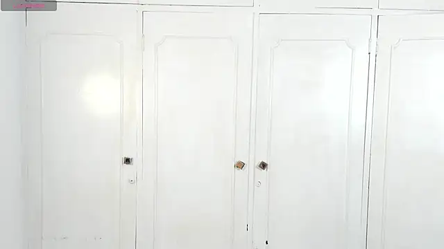 Snapshot of zarek_lux chatting on January 16, 1:37 pm zarek lux online show from January 16, 1:37 pm