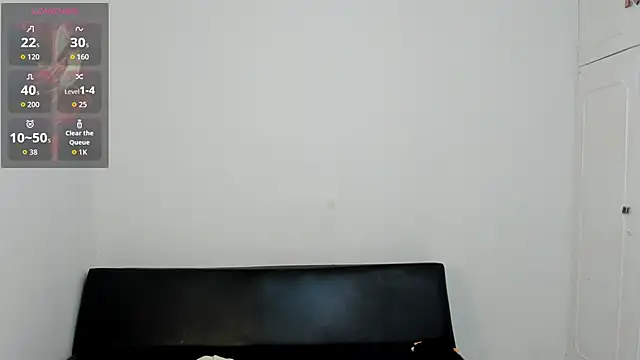 Snapshot of zarek_lux chatting on February 24, 2:59 pm zarek lux online show from February 24, 2:59 pm