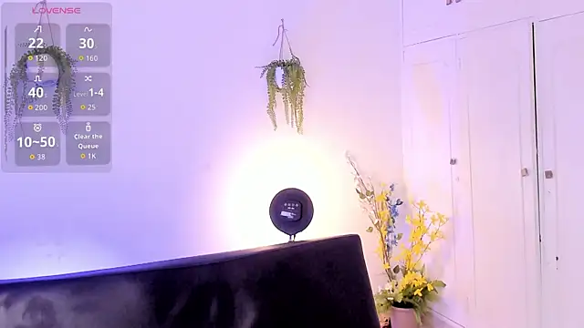 Snapshot of zarek_lux chatting on May 3, 5:19 pm zarek lux online show from May 3, 5:19 pm