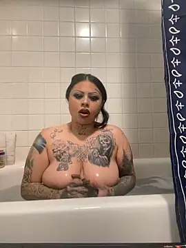 chicanachic13 online show from September 21, 2:13 am