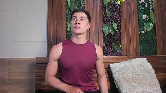 AustinJones  online show from April 8, 7:58 pm