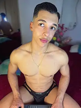 Troye Williams online show from May 19, 1:56 am