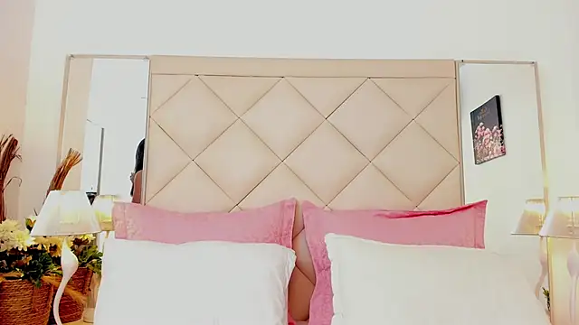 LuciaBenett  online show from January 18, 7:17 pm