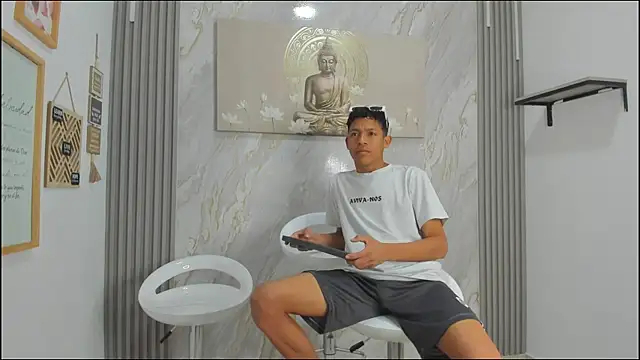 BEAUTY BOYS1 online show from January 12, 7:24 am