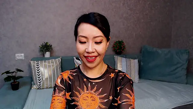 LiaPak online show from November 14, 1:04 am