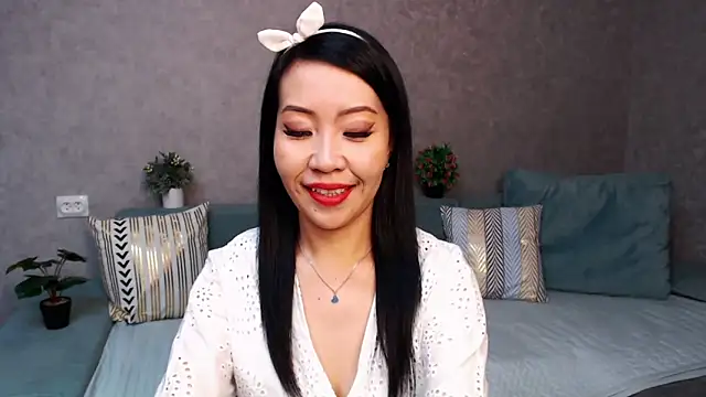 LiaPak online show from November 17, 1:00 am