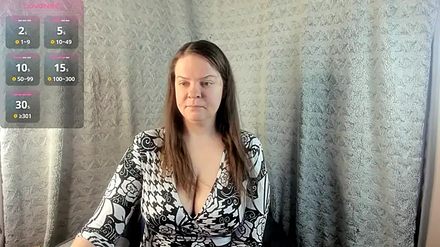 MiaLores online show from February 18, 9:05 am