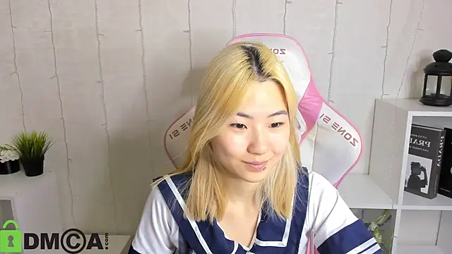 Aisi 18 online show from November 15, 12:30 am