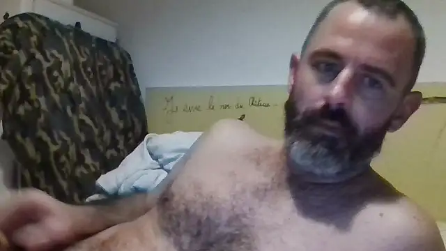 Snapshot of whatYwantMorrre chatting on October 3, 7:44 pm whatYwantMorrre online show from October 3, 7:44 pm