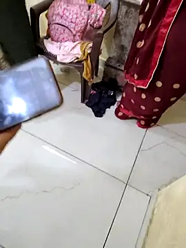 Hot modal online show from April 18, 4:44 pm