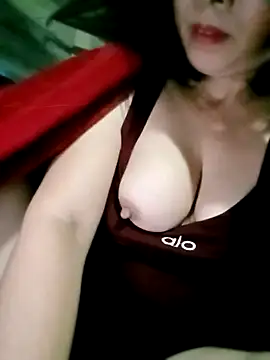 Surrilove online show from December 14, 3:39 pm