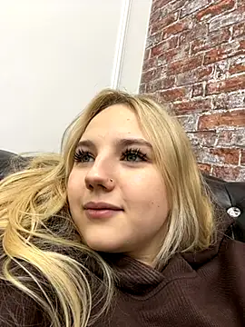 Sky Cutie online show from October 23, 4:45 am