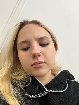 Sky Cutie online show from November 15, 4:32 am