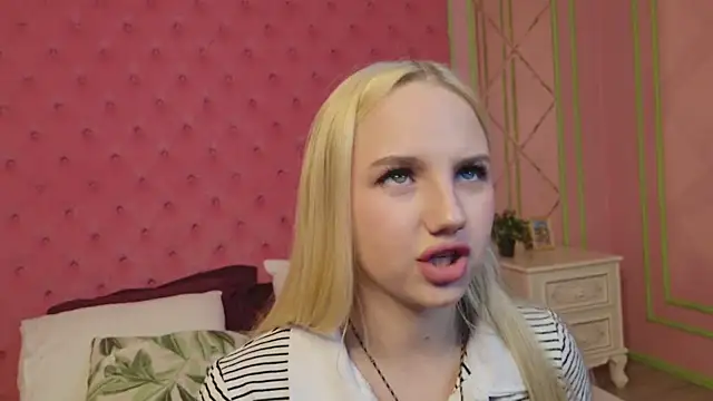 Sky Cutie online show from July 18, 4:27 am