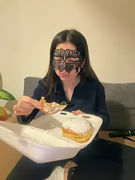 0gece0 online show from March 17, 9:40 pm