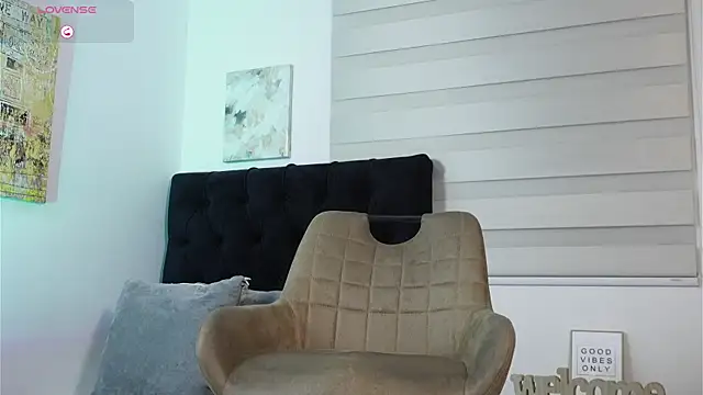 Thiago Hill online show from April 10, 9:30 pm