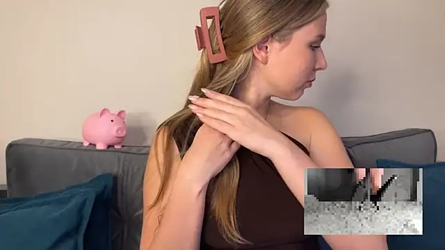 Snapshot of GoddessRoss chatting on September 26, 6:34 pm GoddessRoss online show from September 26, 6:34 pm