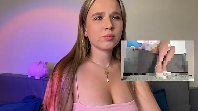 Snapshot of GoddessRoss chatting on October 3, 5:54 pm GoddessRoss online show from October 3, 5:54 pm