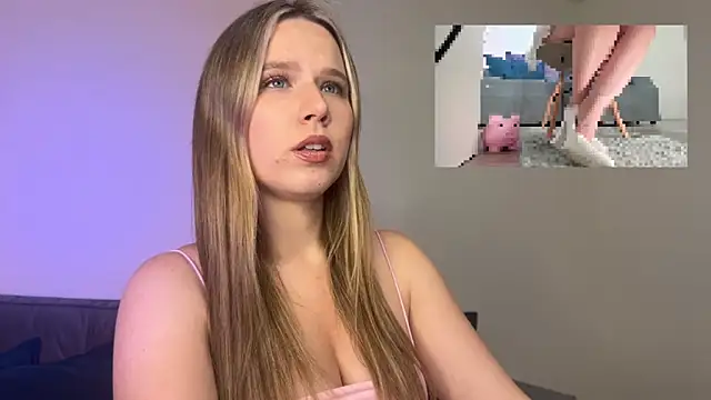 Snapshot of GoddessRoss chatting on October 13, 5:57 pm GoddessRoss online show from October 13, 5:57 pm