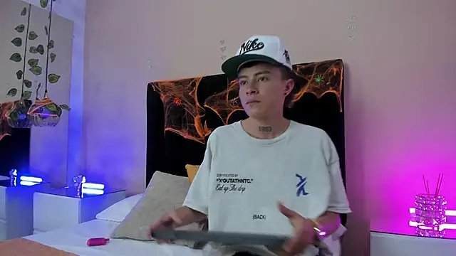 Nascary Fox online show from October 2, 7:43 pm