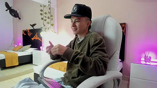 Nascary Fox online show from October 8, 7:22 pm