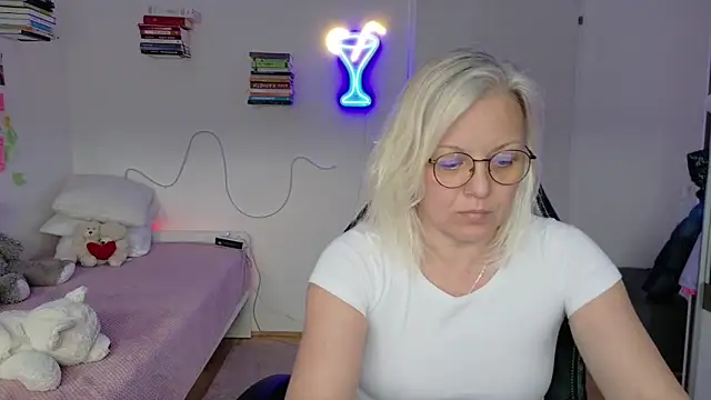 Linsy Kim online show from April 16, 3:35 pm