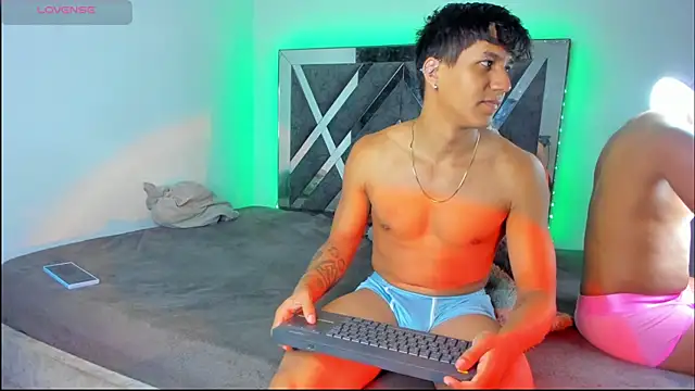 Robertmiller21 online show from April 8, 12:43 am