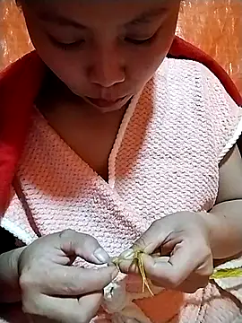 venu00 online show from December 3, 12:25 pm