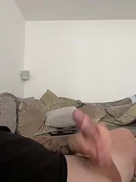 Snapshot of Craiggg85 chatting on February 26, 10:03 am Craiggg85 online show from February 26, 10:03 am