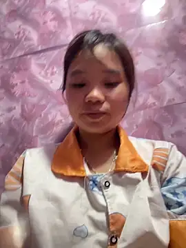 Snapshot of Ngoc-bbi chatting on April 30, 2:23 pm Ngoc-bbi online show from April 30, 2:23 pm