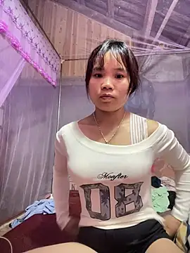 Snapshot of Ngoc-bbi chatting on May 10, 1:38 pm Ngoc-bbi online show from May 10, 1:38 pm